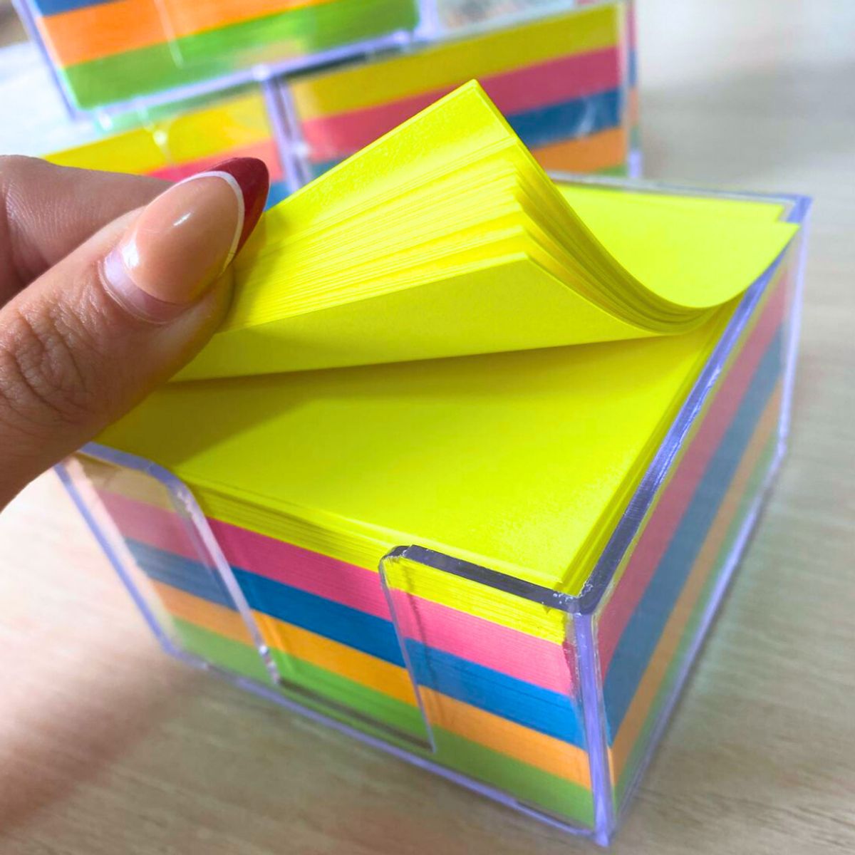 GENERICO - Taco De Notas 7,6 Cm X 7,6 Cm Con Base De Acrílico