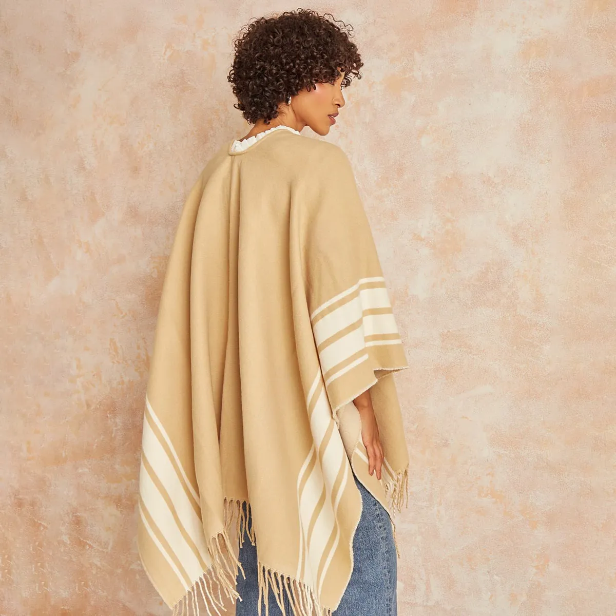 LOUNGE - Capa Poncho Líneas Mujer Lounge