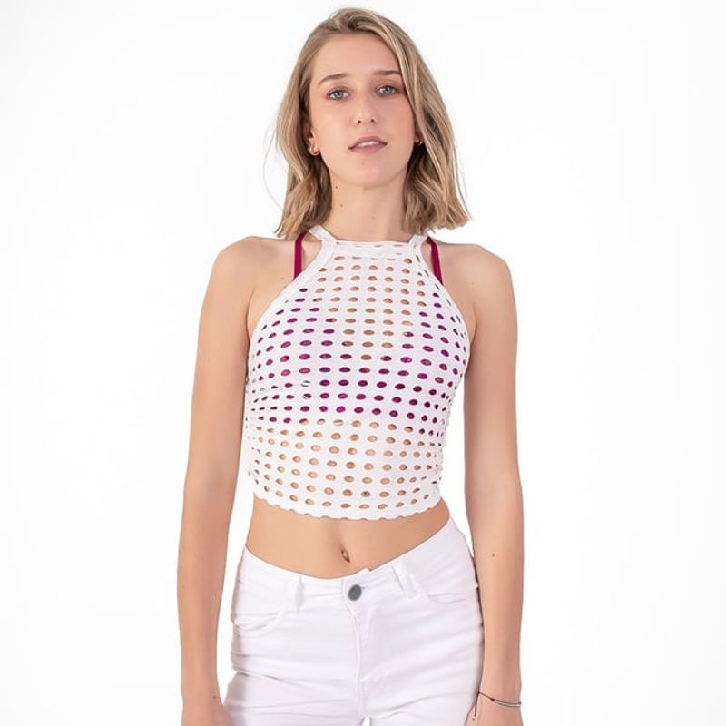 ME QUIERE MUCHO POQUITO NADA - Crop Top Crudo con Hoyos y Detalle en el Cuello - MQM