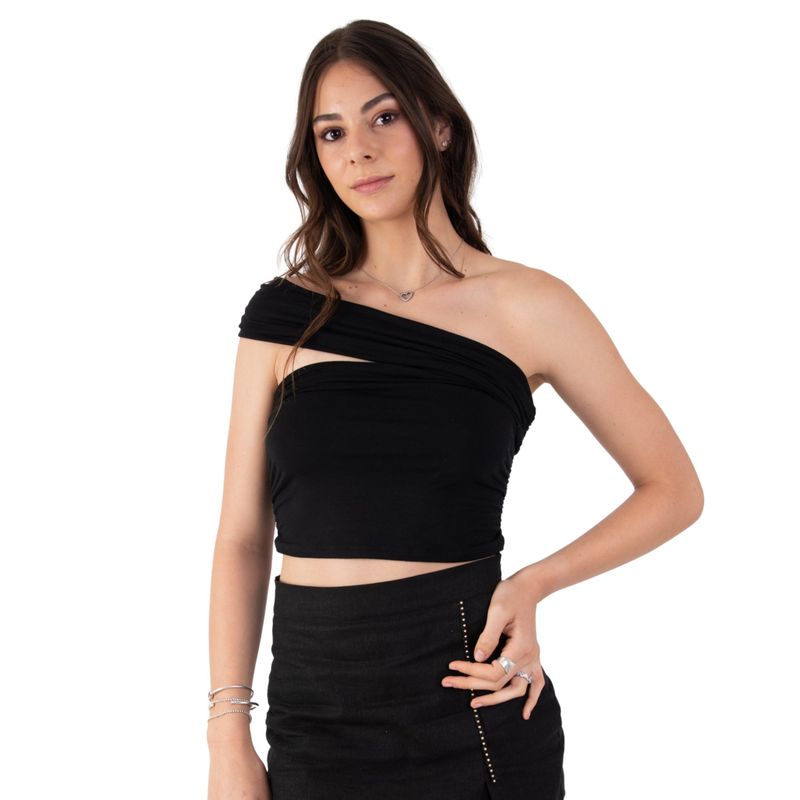 ME QUIERE MUCHO POQUITO NADA Polera Negra Cruzada con Hombro