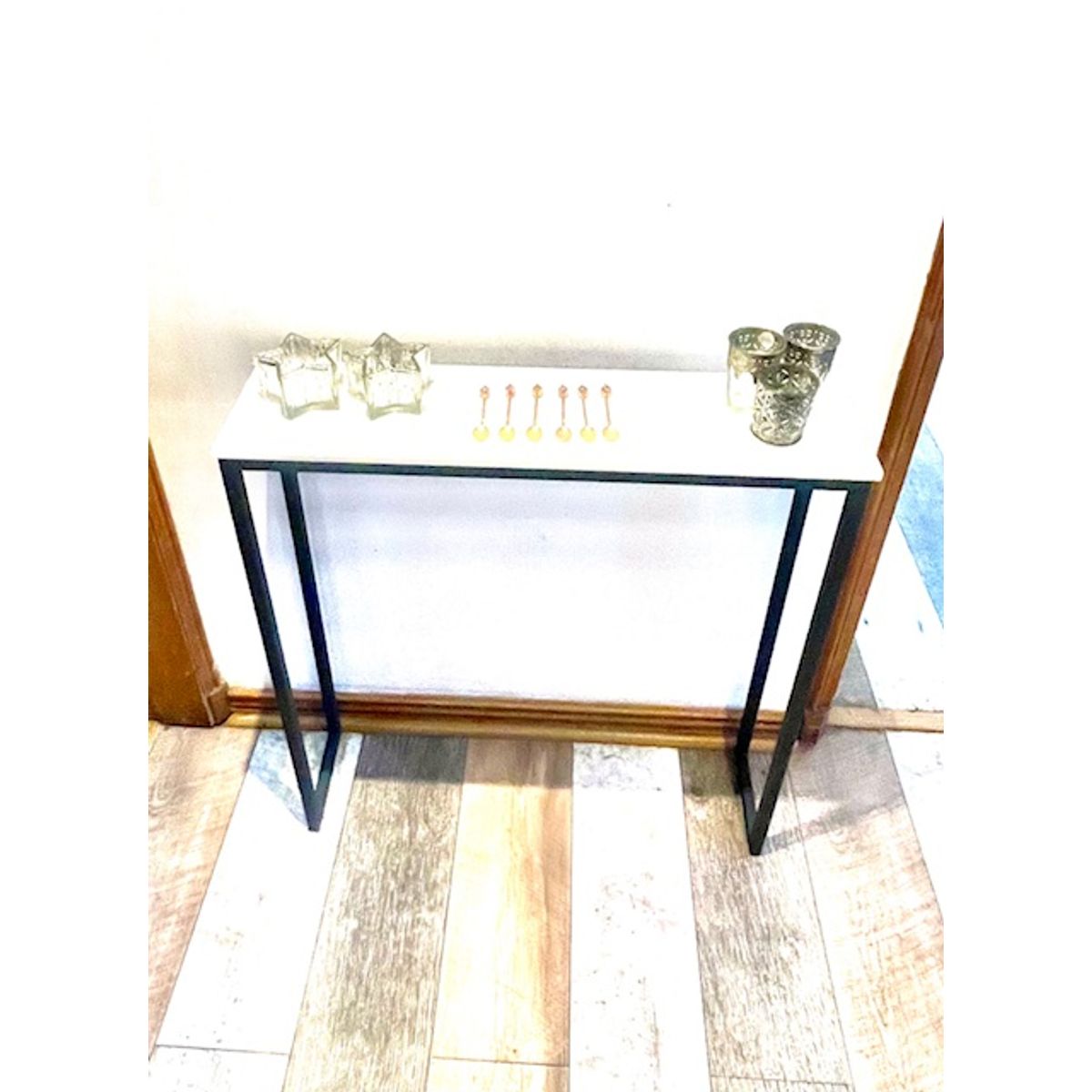 GENERICO - Arrimo Krion staron Basiko Blanco con perfiles metálicos