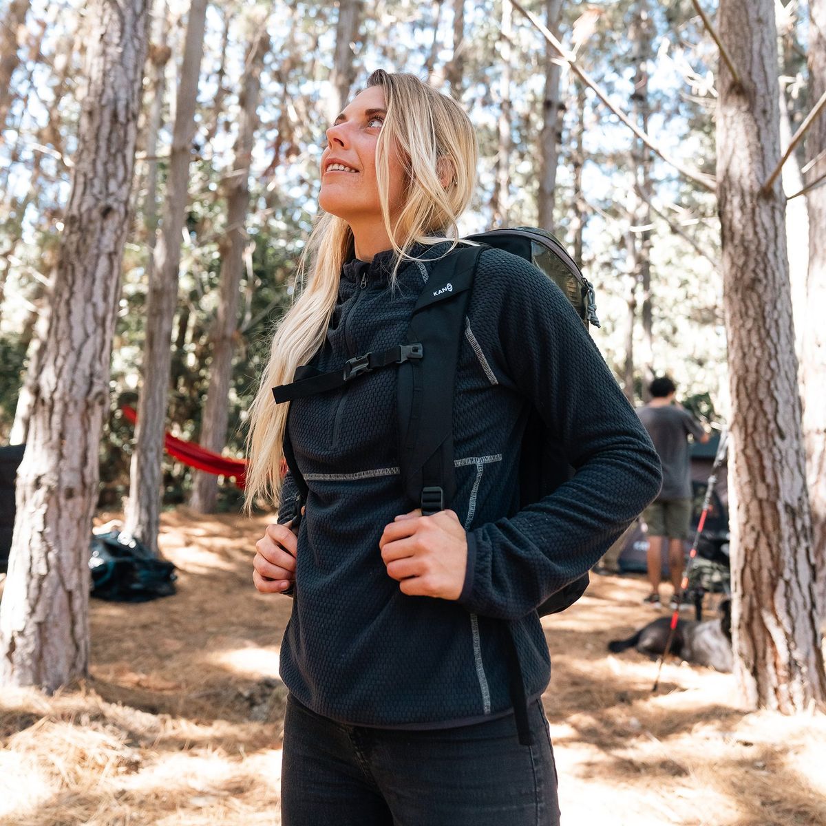 KANO - Poleron Mujer Nano Fleece Gris Oscuro Kano Tineo Deportivo