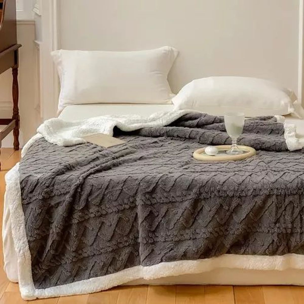 GENERICO - Frazada Colcha Polar Chiporro Dos Plazas 200x230cm 2p GRIS