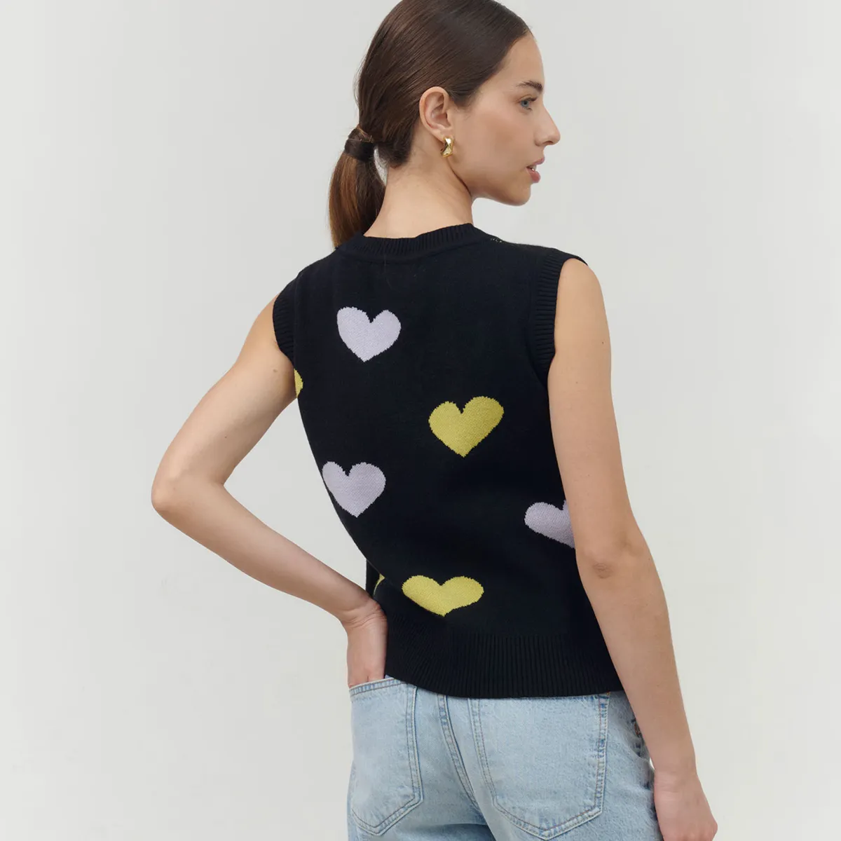 GUINDA - Sweater sin mangas estampado corazón Nala Guinda