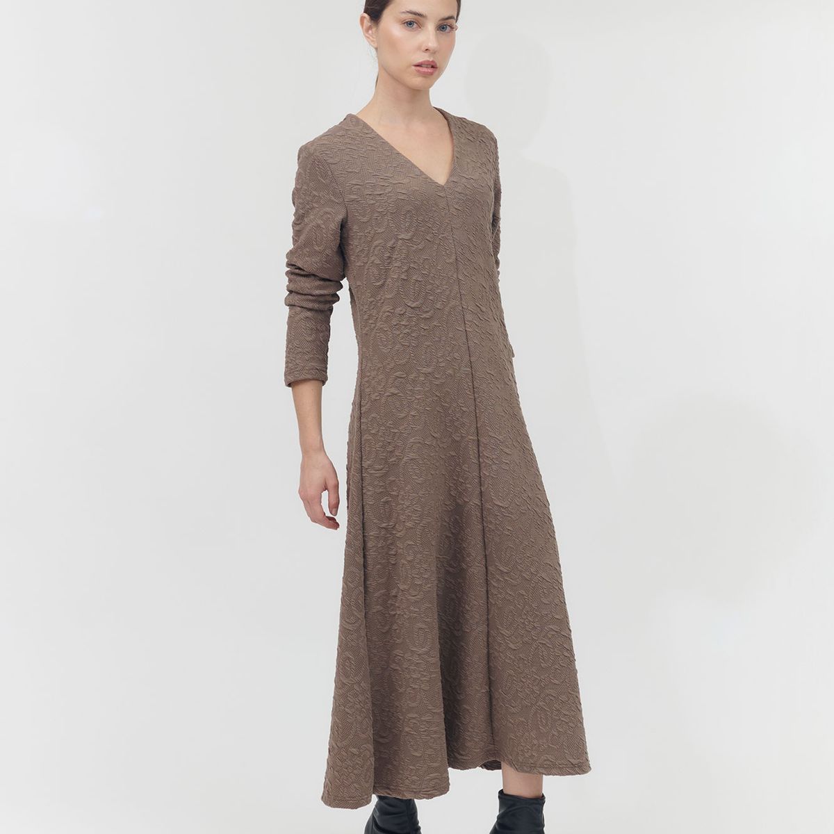 GUINDA - Vestido largo cuello en v Guitar Guinda