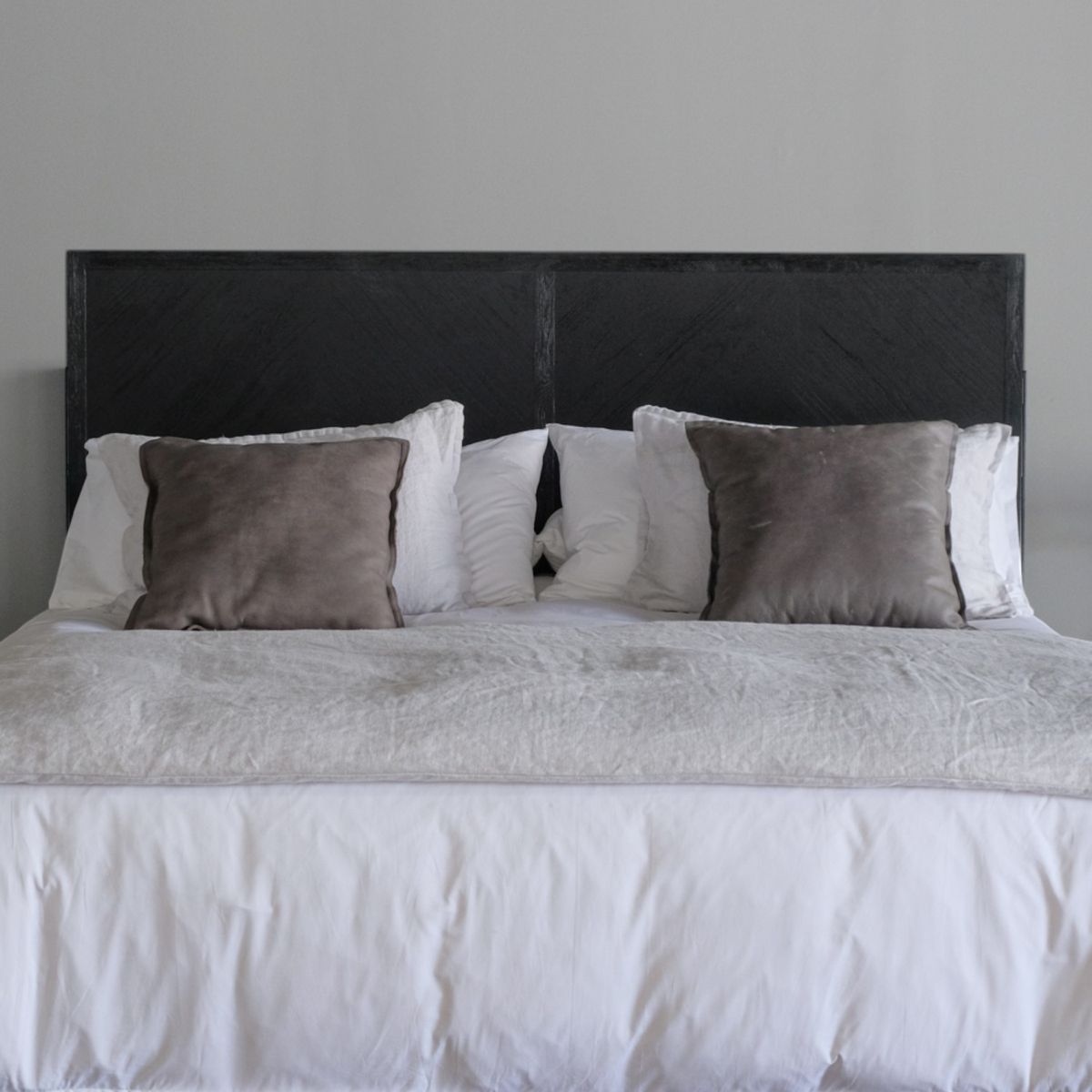 FORASTERO - Respaldo Murano Negro Super King  Forastero