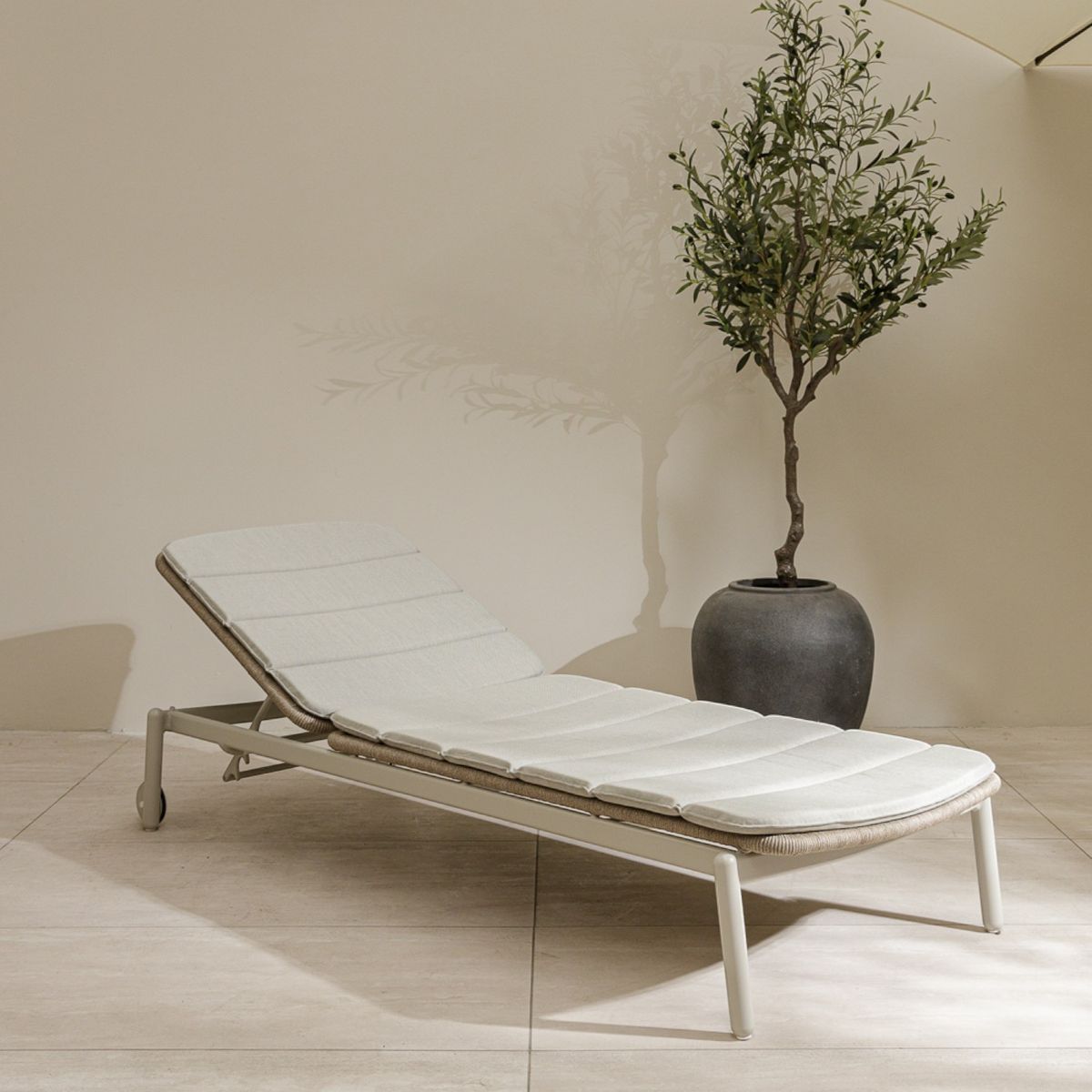 FORASTERO - Reposera Conde Blanco Forastero