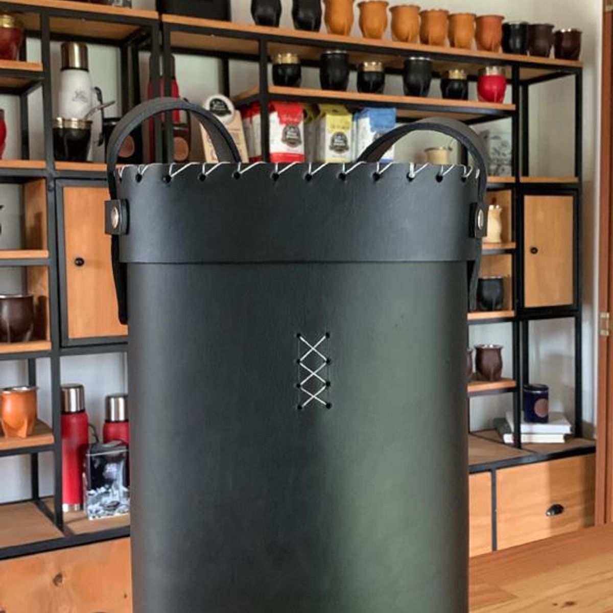 EL BUEN PASTOR - Bolso Matero Negro de Cuero El Buen Pastor