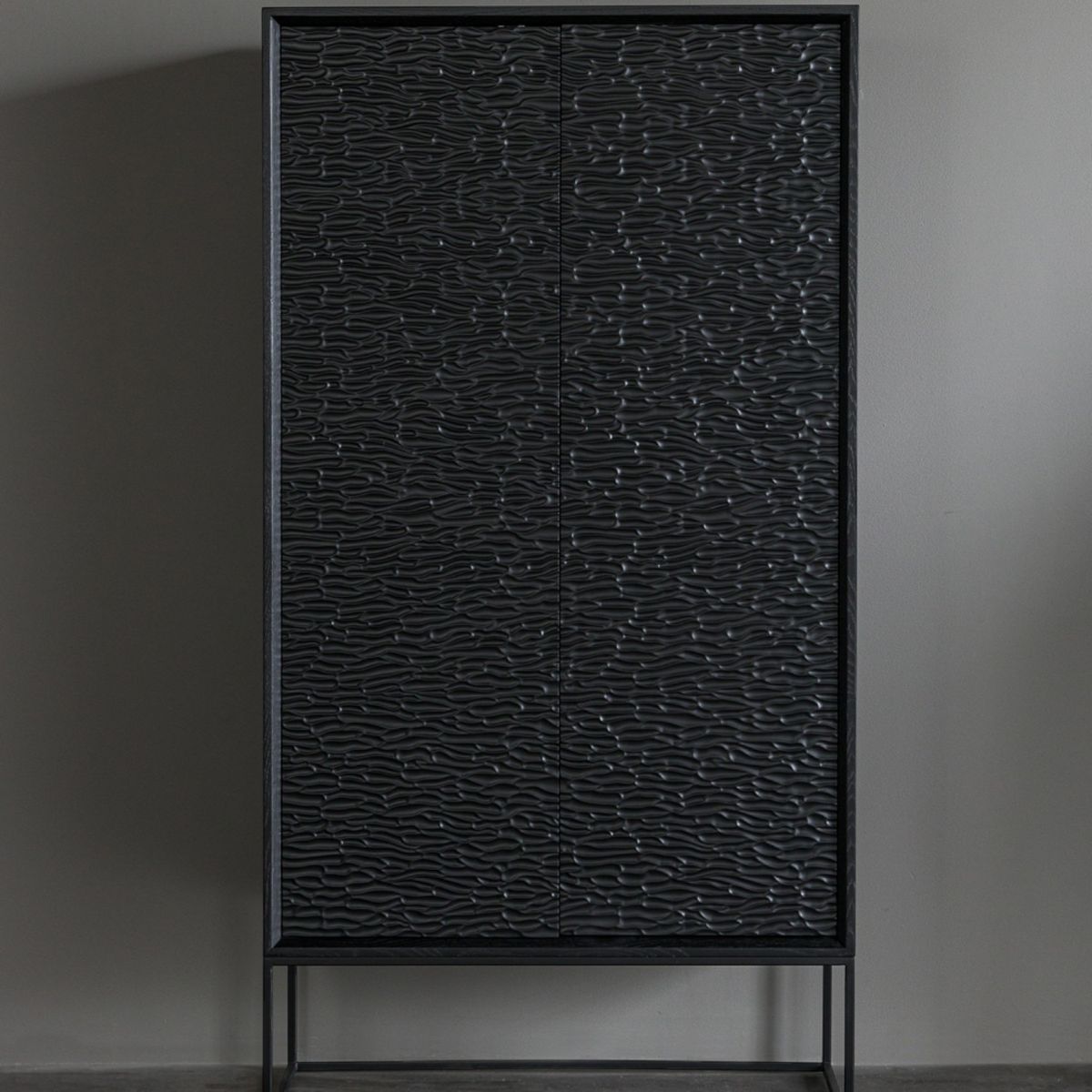 FORASTERO - Bar Kenai Negro Forastero