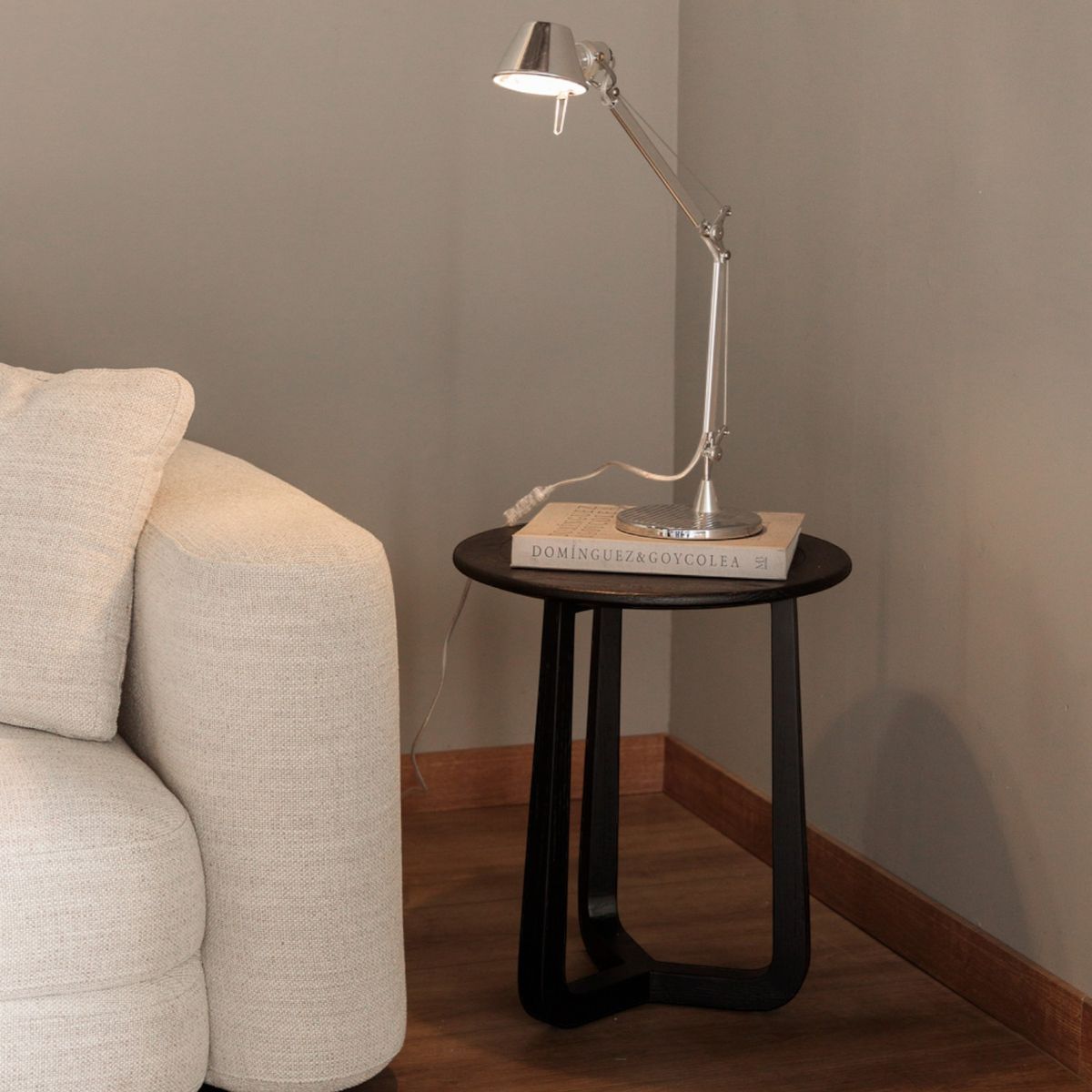 FORASTERO - Mesa Lateral Malmo Negra Forastero