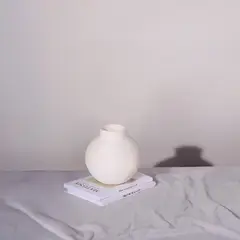 RE DECORA - Florero de Cerámica Blanco Redondo Pequeño