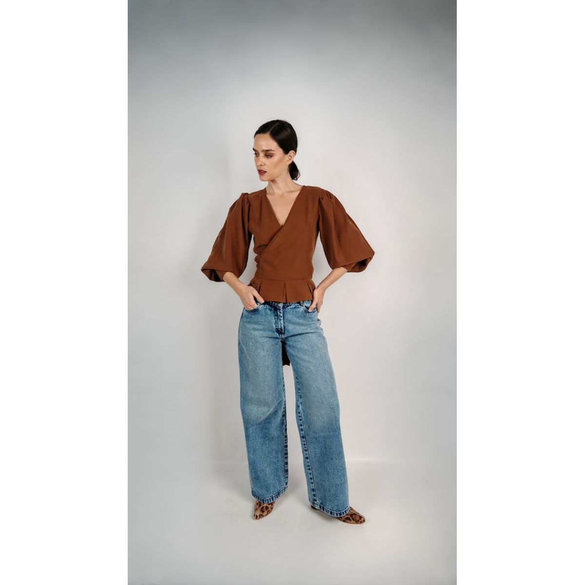 LA MURA - Blusa Carolina Cupro Chocolate