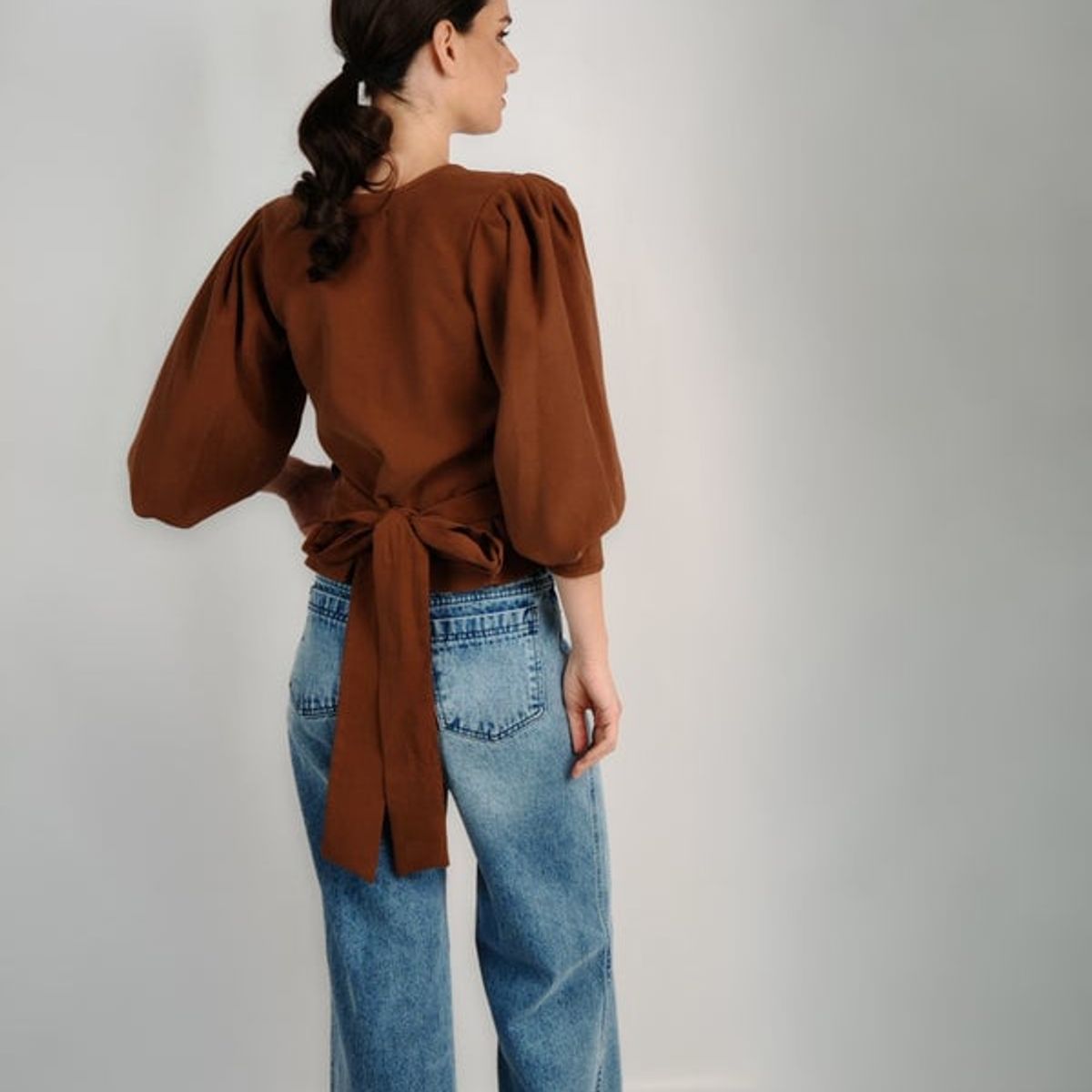 LA MURA - Blusa Carolina Cupro Chocolate