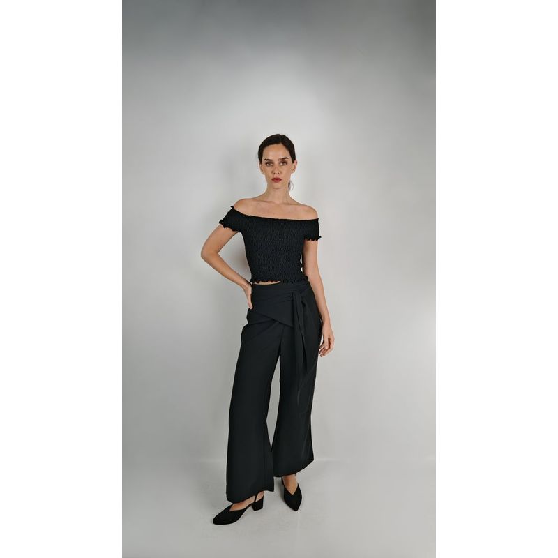 LA MURA - Blusa Ana Cupro Negra