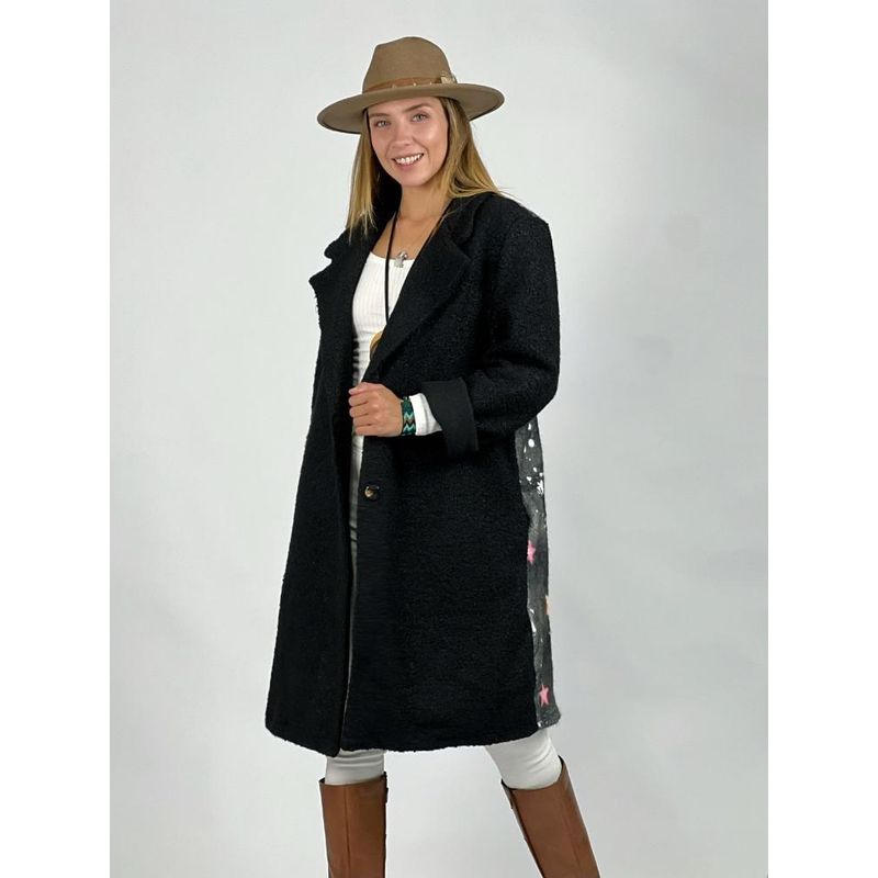 ENIGMATICA BOUTIQUE - Abrigo Corderito Italiano Dorso Estampado Beige.