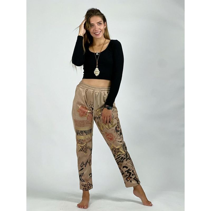 ENIGMATICA BOUTIQUE - Jogger Gamuza Print Estrellas y Flores Smile Beige