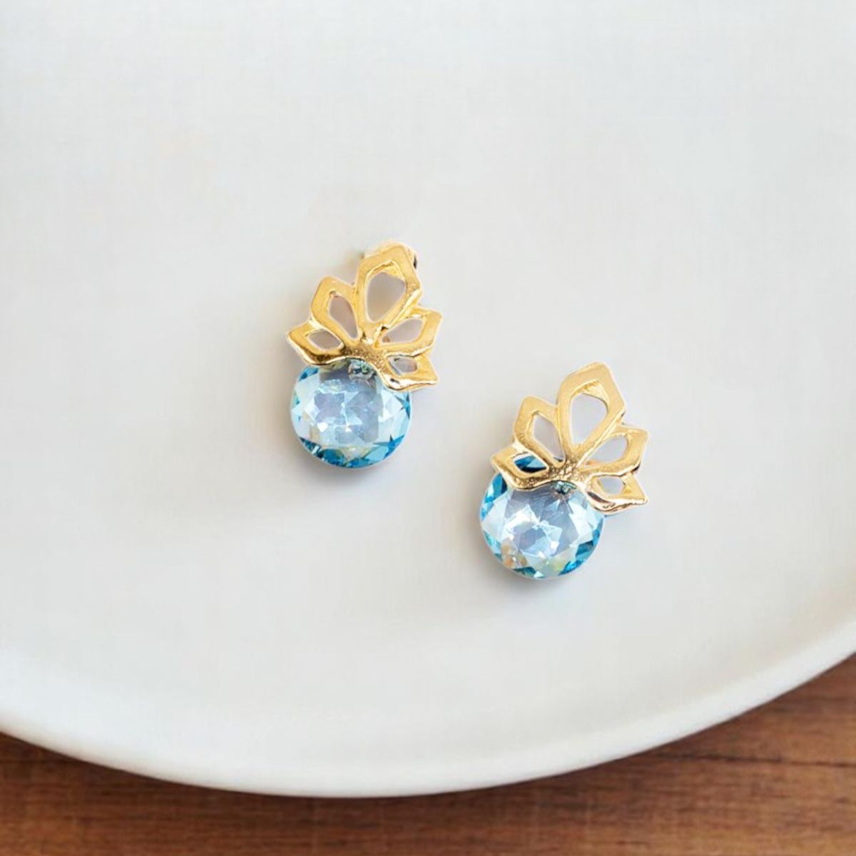 JOYAS MONTERO - Aros Bali Gold 24K creado con cristales de Swarovski® Aquamarine