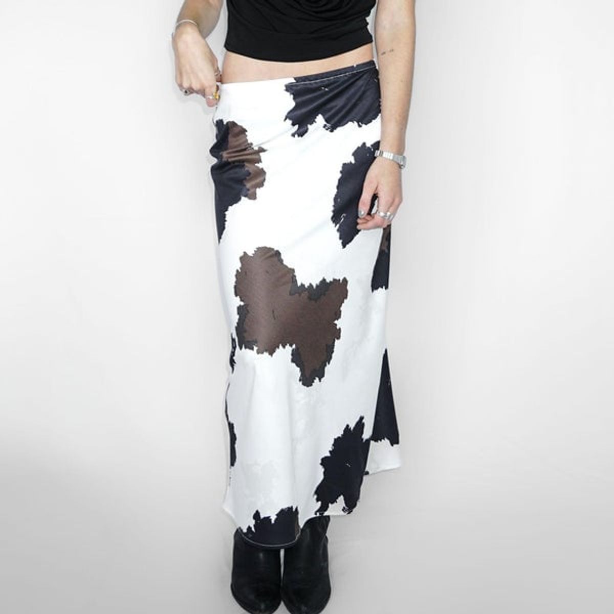 ME QUIERE MUCHO POQUITO NADA - Falda Mujer Maxi Vaca Satinada Tiro Bajo Café Negro - Hortensia - MQM