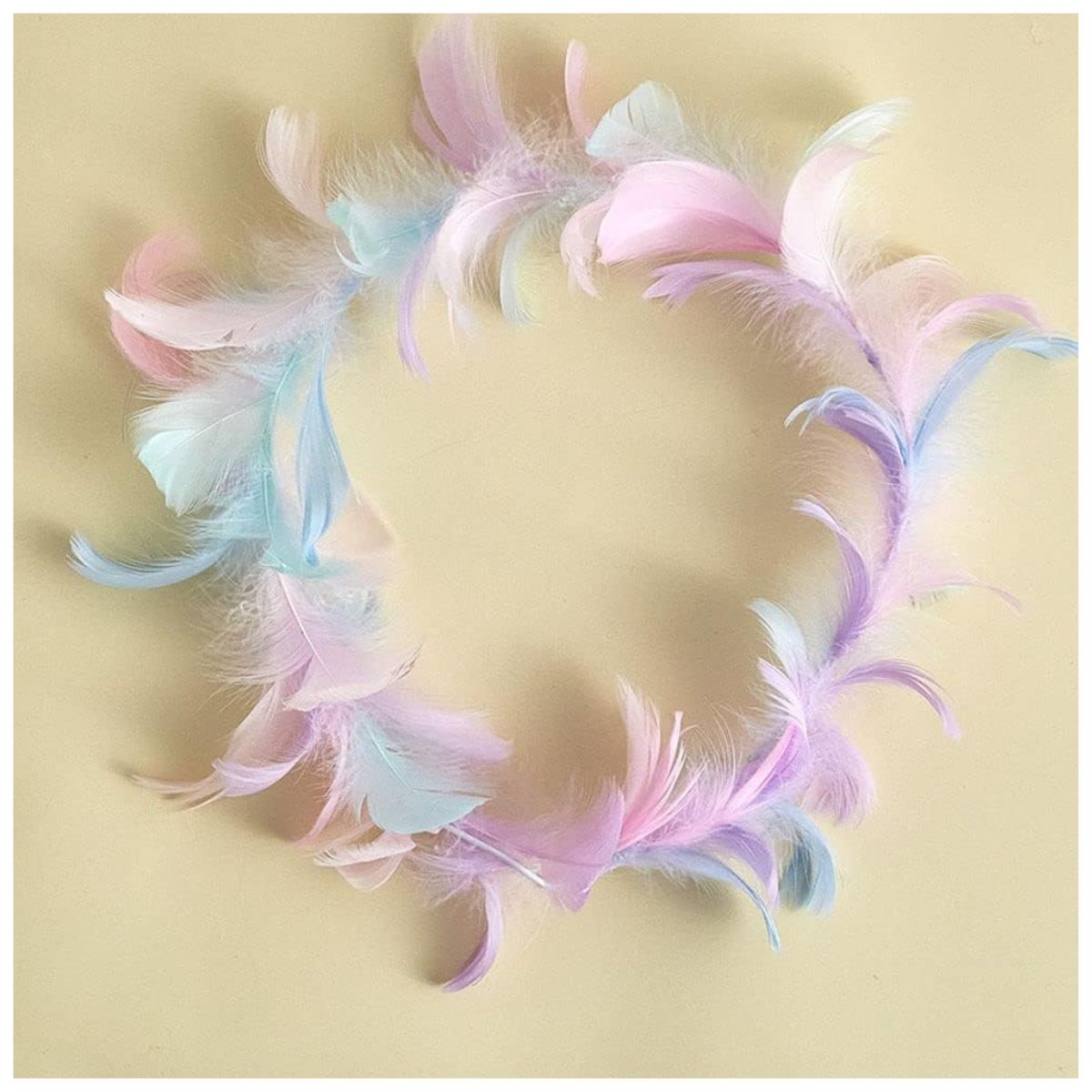 GENERICO - Corona de Plumas Luces LED