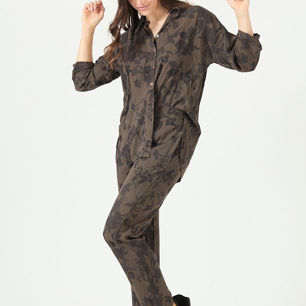 PRIVILEGE - Pantalon de lyocell straight cafe moro estampado 2265