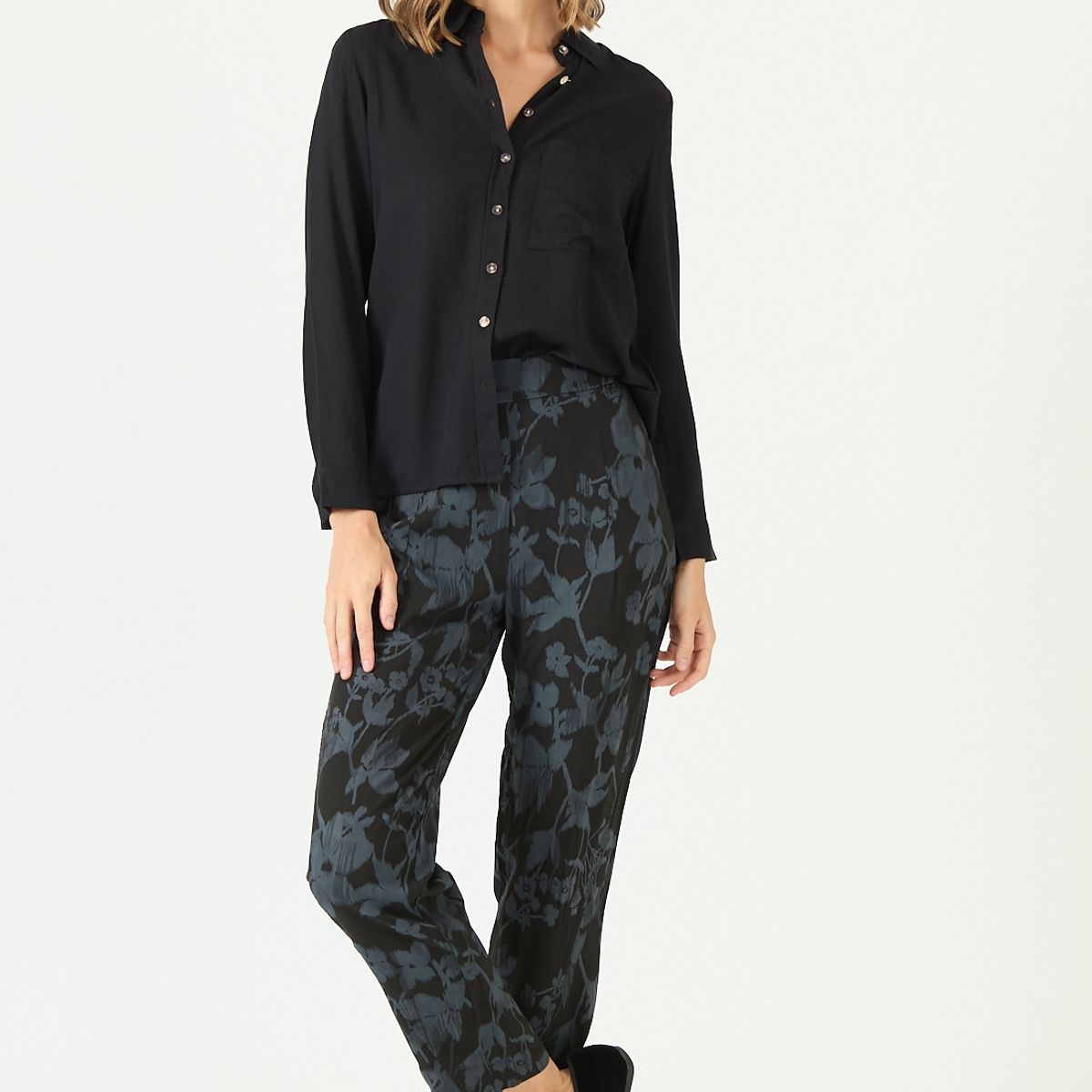 PRIVILEGE - Pantalon de lyocell straight negro estampado 2266