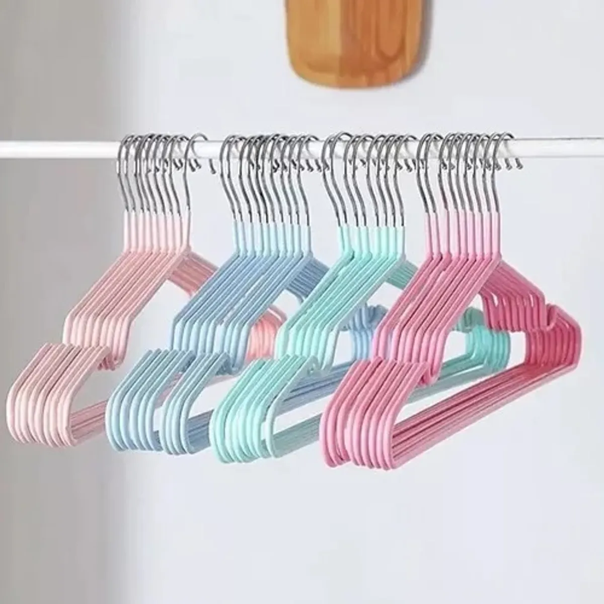 LIKE SHOP - Pack 10 Colgadores Ropa Antideslizante Colores Gancho Percha