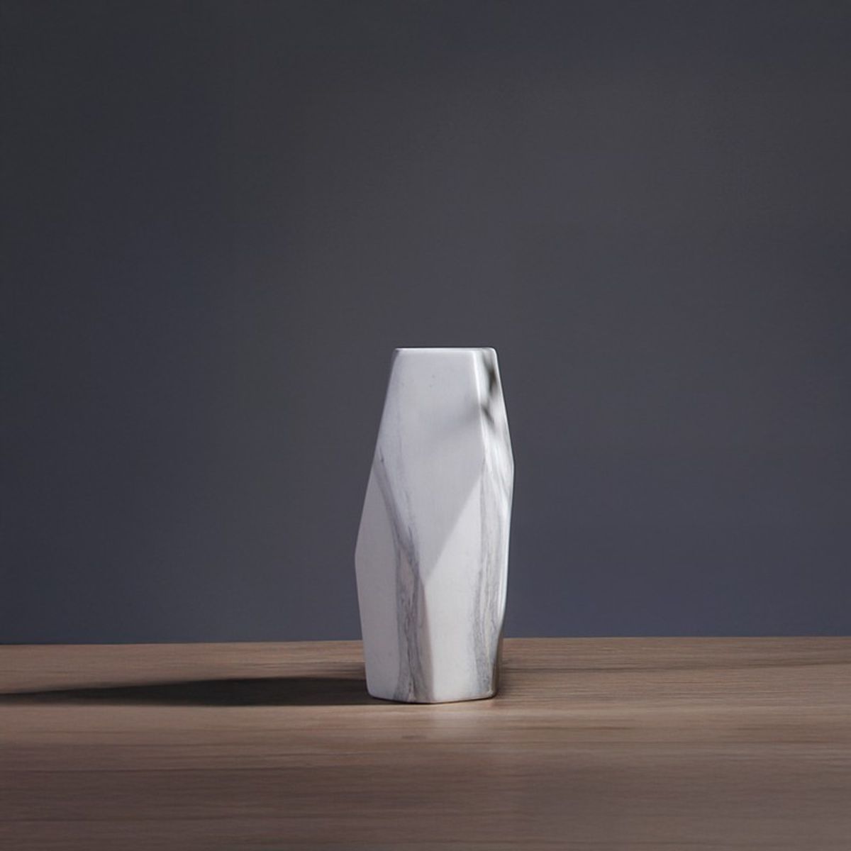 RE DECORA - Jarrón Decorativo Geométrico Grande