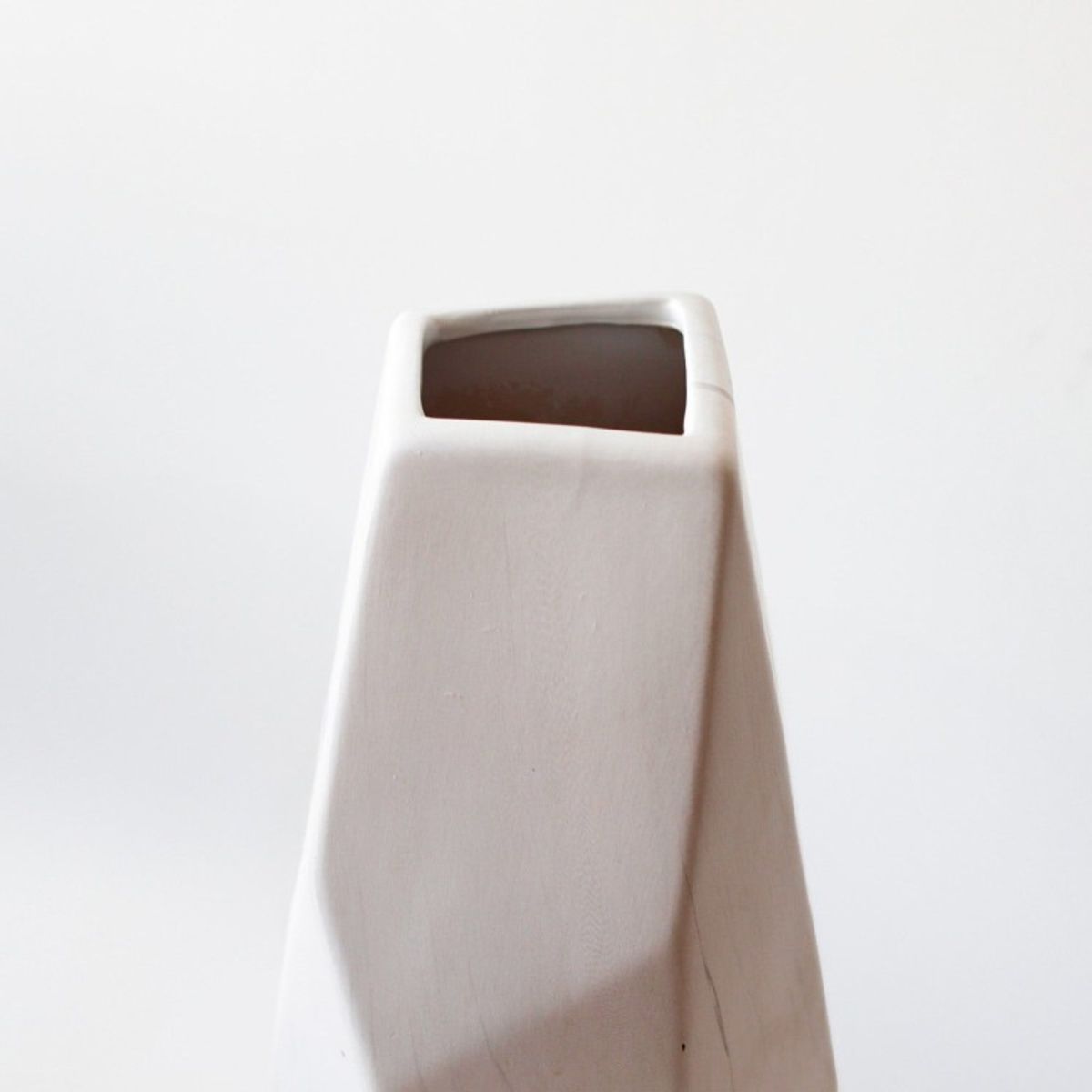 RE DECORA - Jarrón Decorativo Geométrico Grande