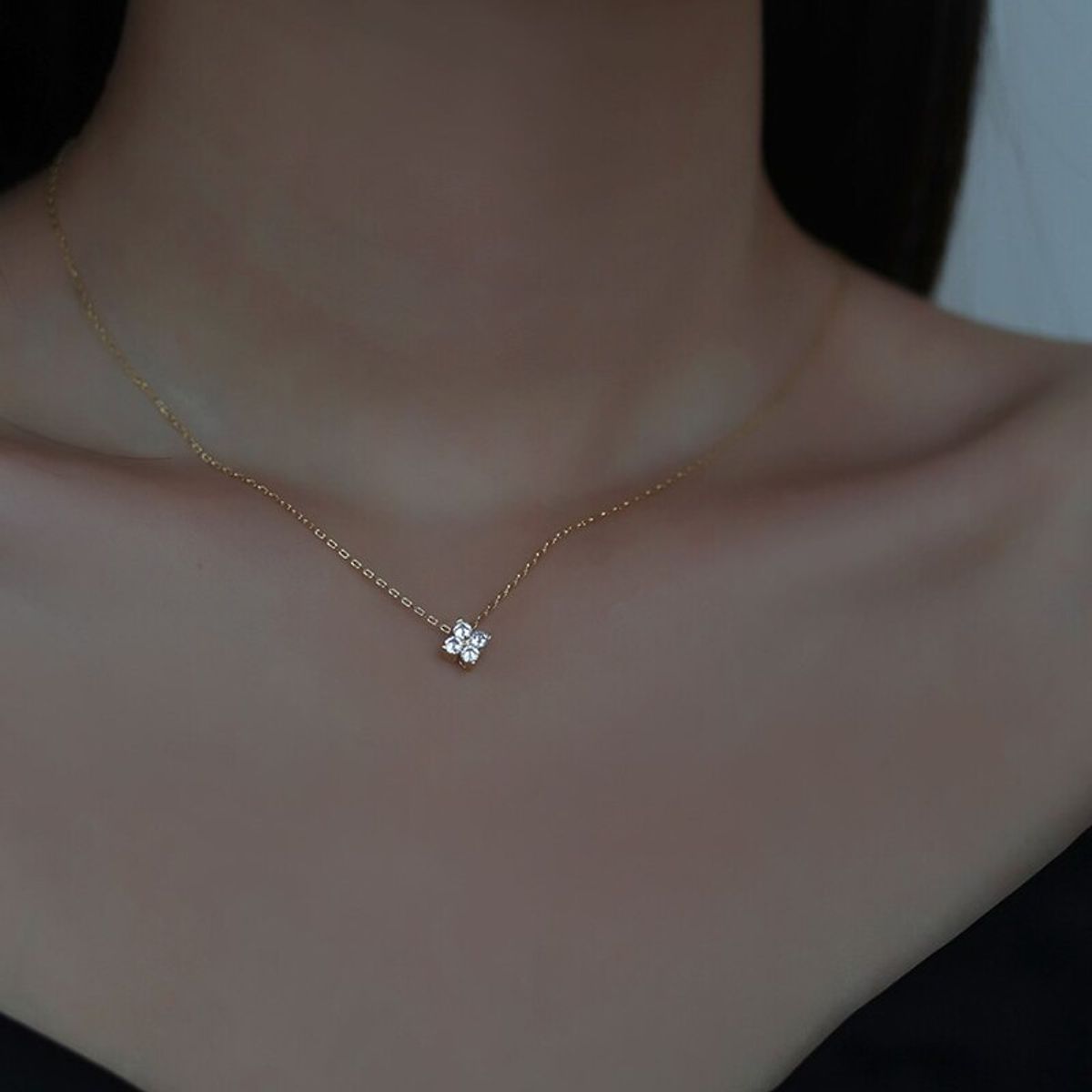 LUXURYJOYAS - Collar 4 PetalosDiamante Baño de Oro 18kt