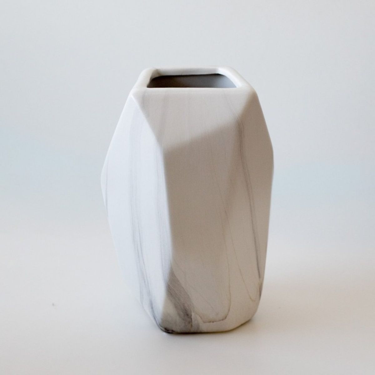 RE DECORA - Jarrón Decorativo Geométrico Mediano