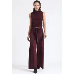LIOLA - Pantalon Palazzo, Tiro Alto, Estampado Piton, Burdeo