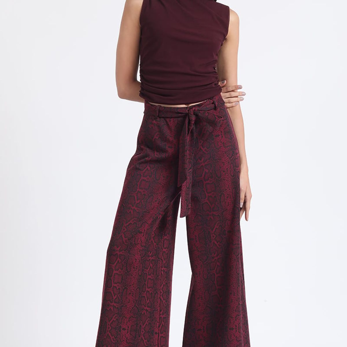 LIOLA - Pantalon Palazzo, Tiro Alto, Estampado Piton, Burdeo Liola