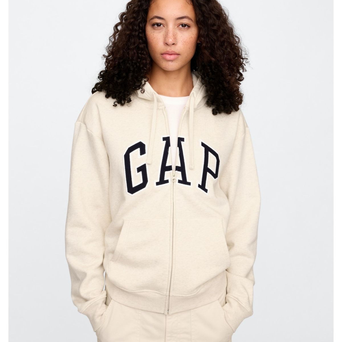 GAP - Polerón Mujer Logo Con Cierre Beige GAP