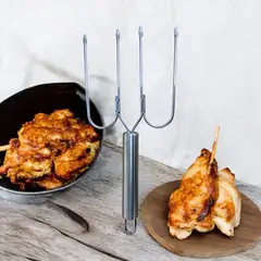 EN VARA'S MEATS & GRILL - Tenedor fierrito para pollo Inox 24 cms