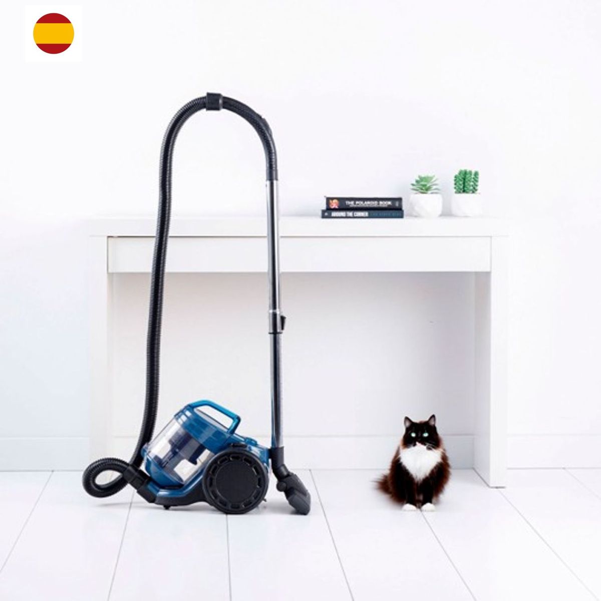 TAURUS - Aspiradora Ciclónica de arrastre especial para hogares con mascota