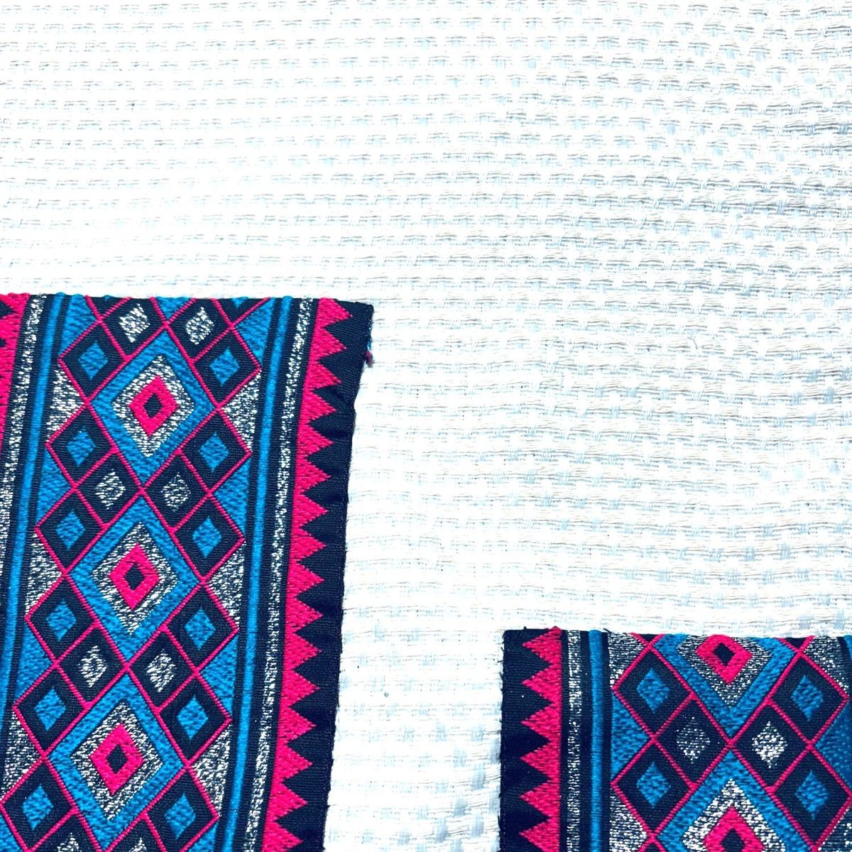 GOIC DISEÑOS - CAMINO DE MESA HECHO A MANO DISEÑO EXCLUSIVO