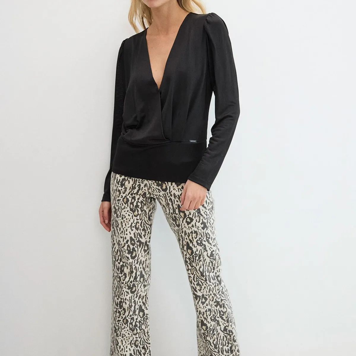 ASH - Polera Manga Larga Negro Mujer Ash