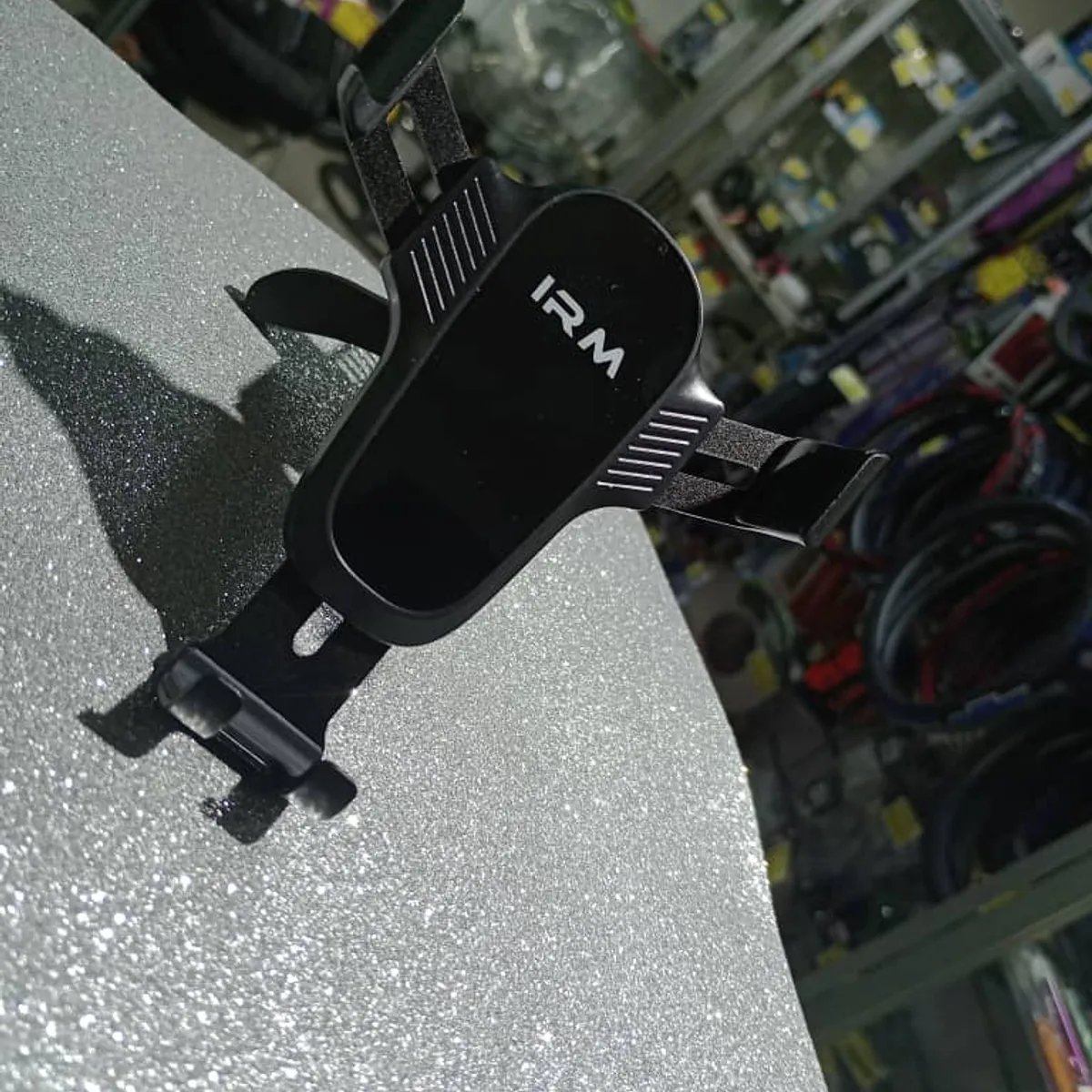 GENERICO - Soporte teléfono smartphones para autos con clip anticaidas