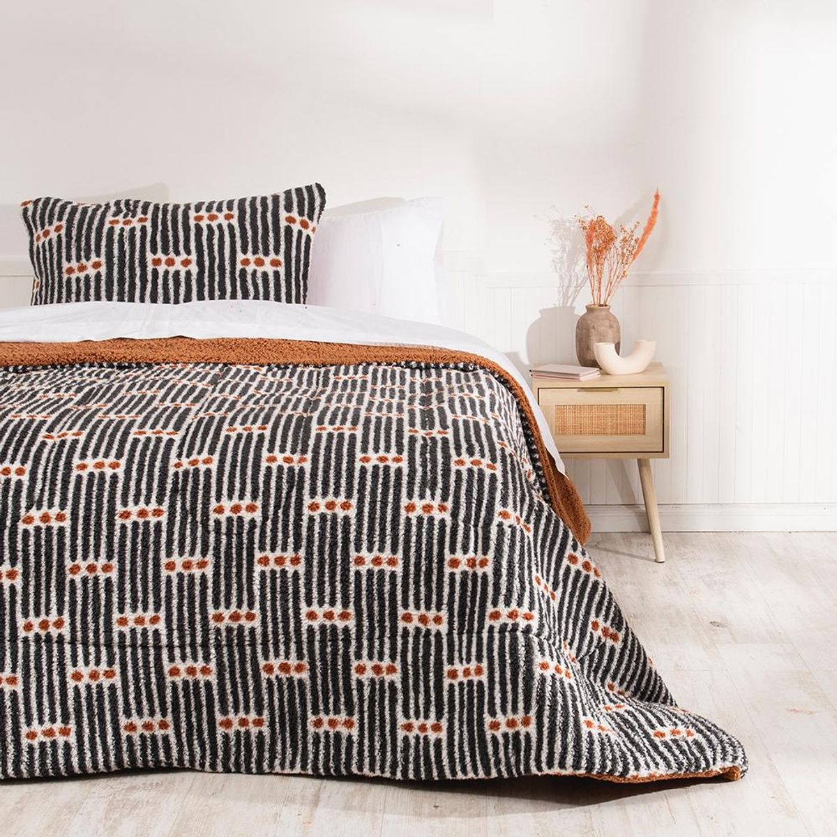 MASHINI - Plumon Sherpa -sherpa Mashini 2 Plaza Dots