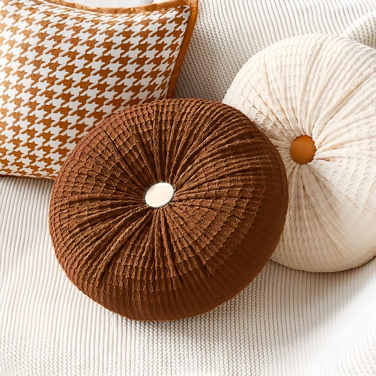 GENERICO - SET DE 2 COJINES DISEÑO BOTON COLOR BEIGE/CAFÉ