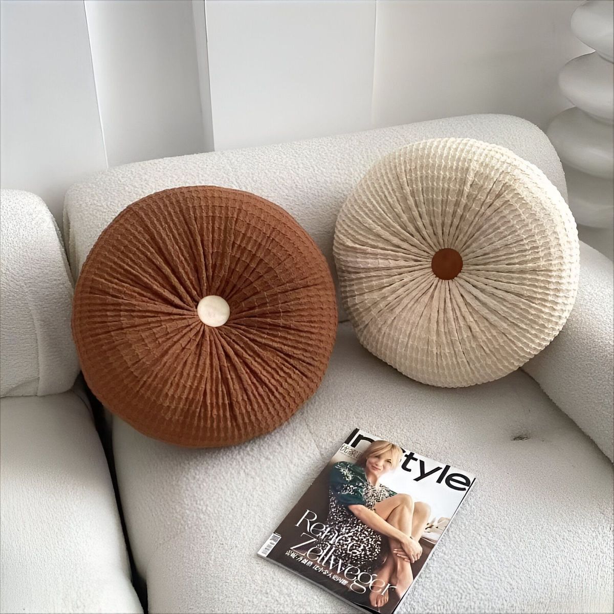 GENERICO - SET DE 2 COJINES DISEÑO BOTON COLOR BEIGE/CAFÉ