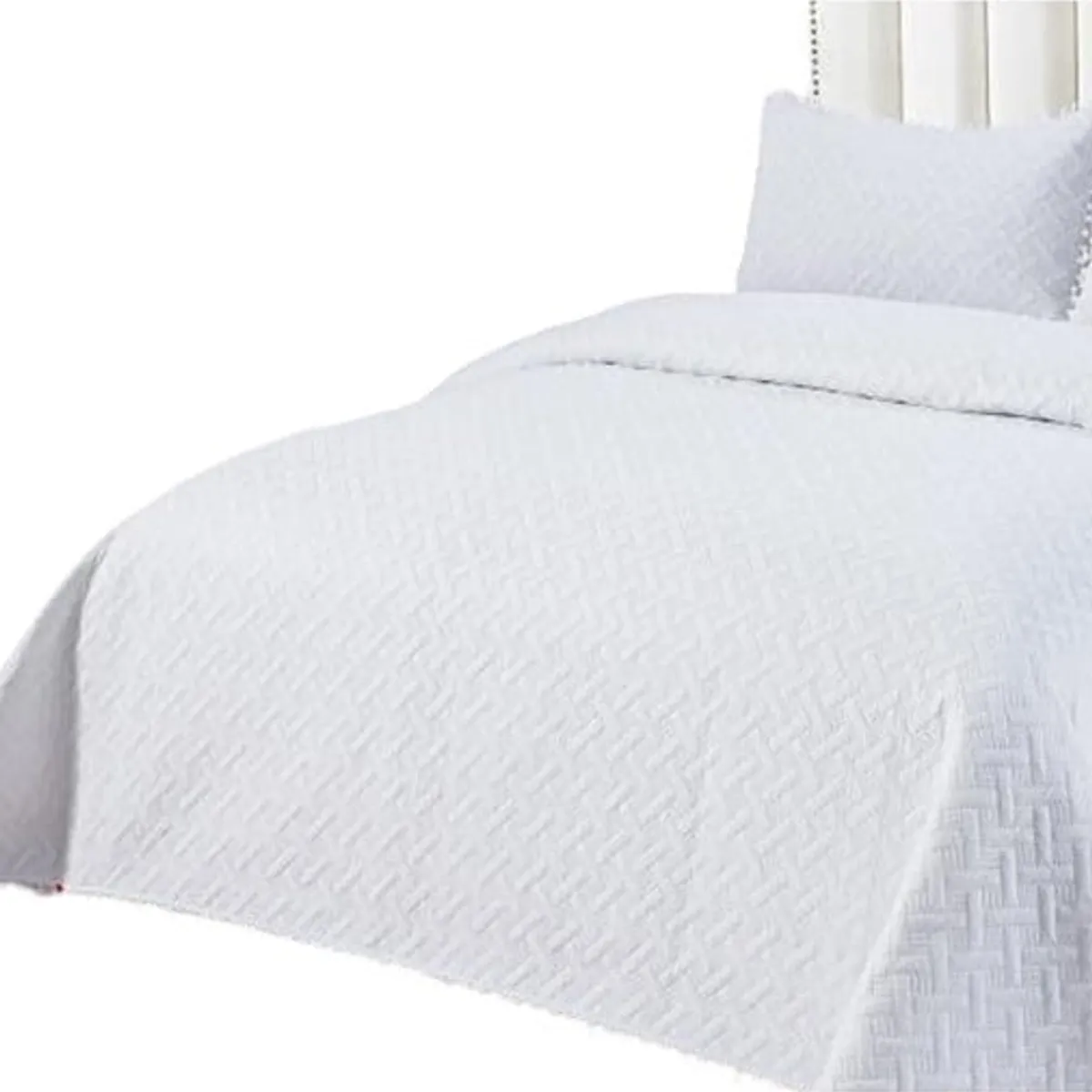 GENERICO - CUBRECAMA QUILT DE VERANO CON POMPONES  KING-SUPERKING