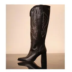 ANNY OUTFITS - Bota cuero Piuke Desing.