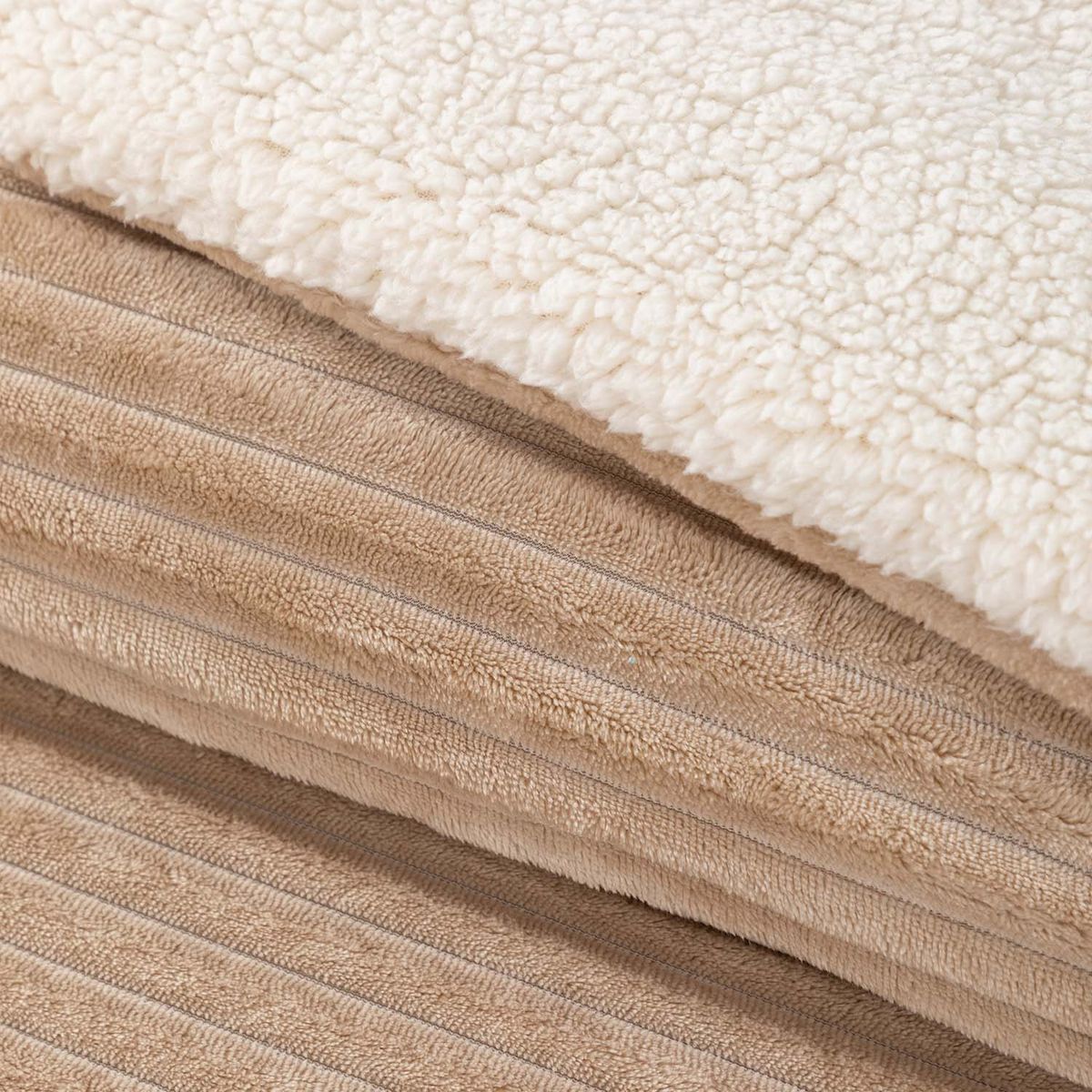 DIB - Cobertor Reversible Sherpa 1.5 Plaza Cotelón Beige