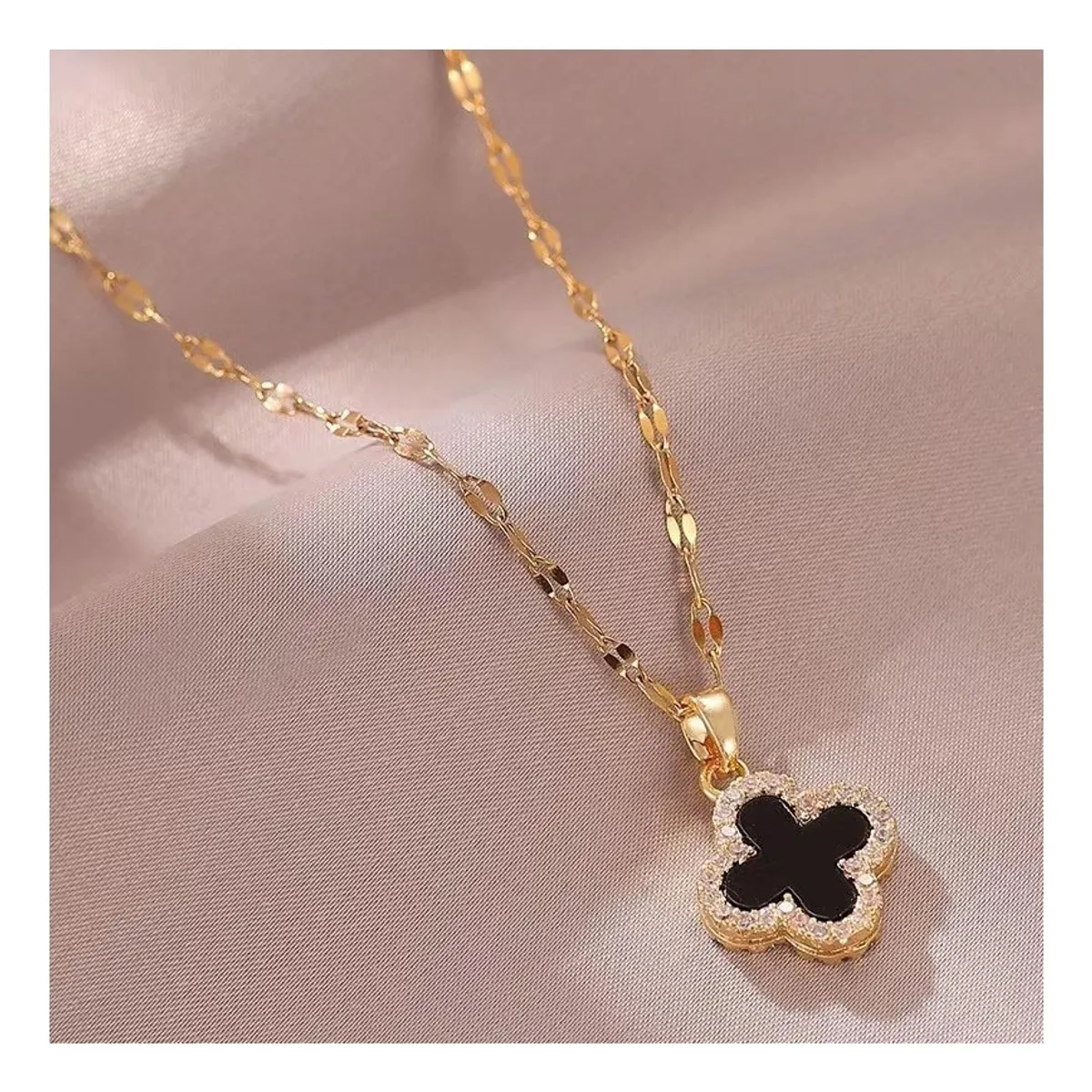 ZG JOYAS - Collar Dorado Galvanizado En Oro Colgante Trébol Negro Blanco