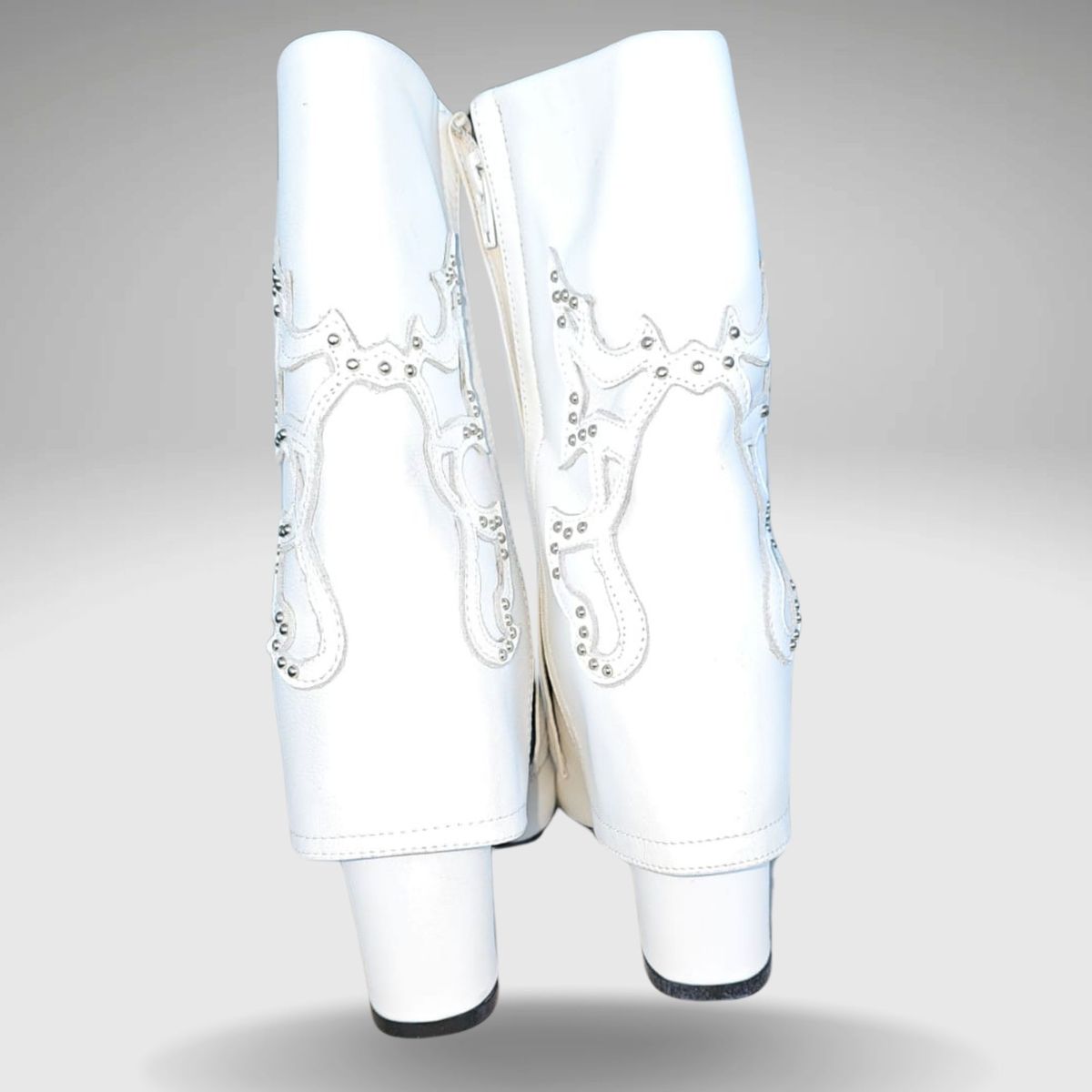 ANNY OUTFITS - Bota Cuero Vocher texana Blanco y Negro