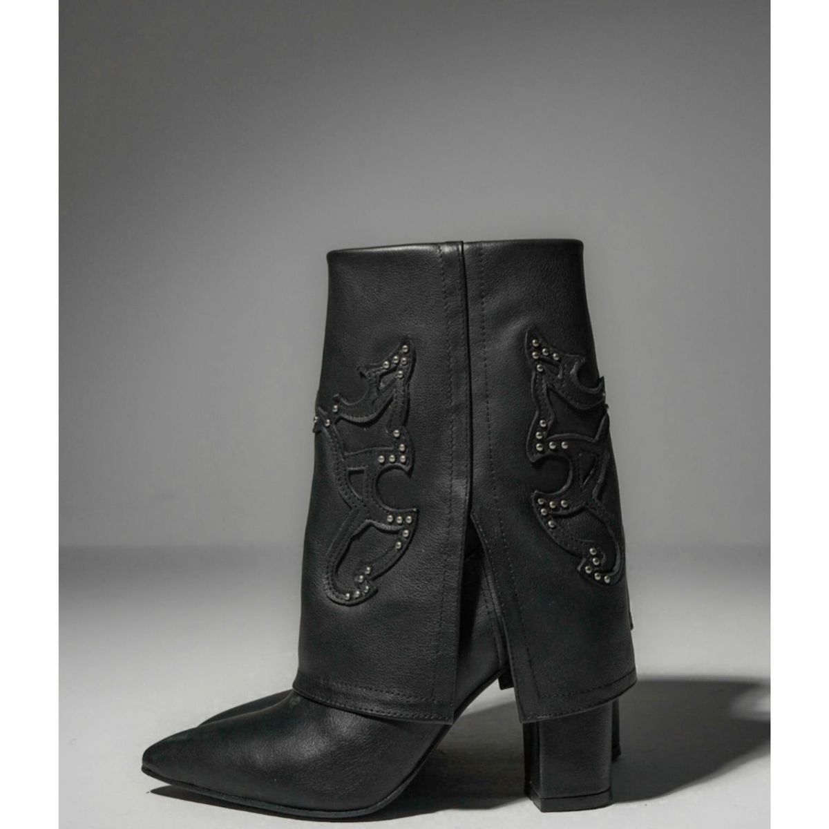 ANNY OUTFITS - Bota Cuero Vocher texana Blanco y Negro