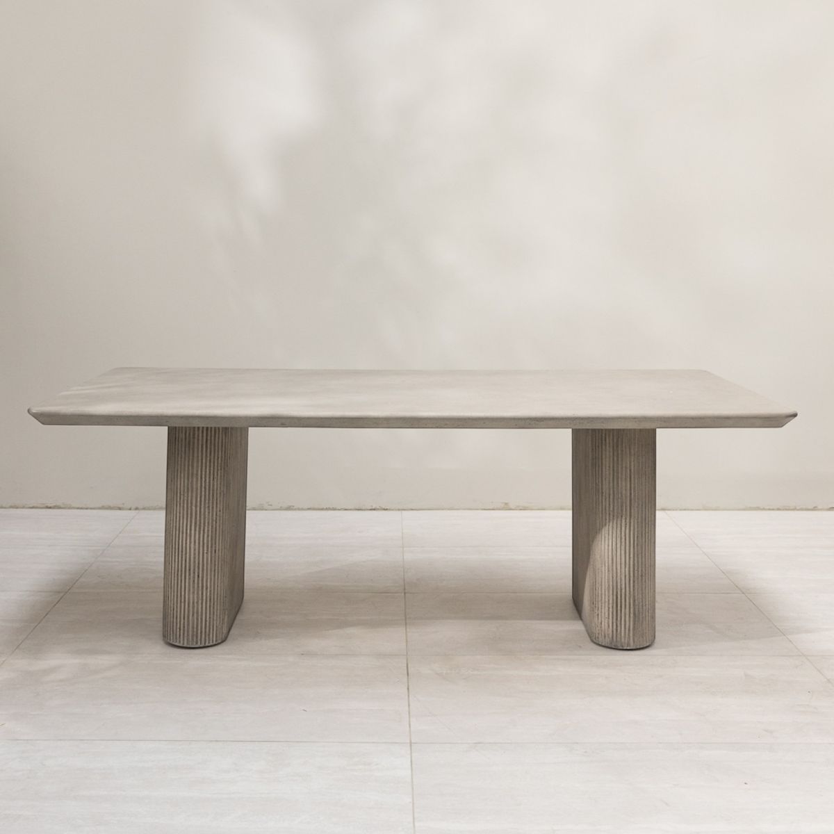 FORASTERO - Mesa De Comedor Mattia Cemento Forastero