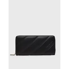 CALVIN KLEIN - Billetera Quilted Zip Around Negro