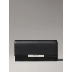 CALVIN KLEIN - Billetera Ck Linear Large Trifold Slim Negro